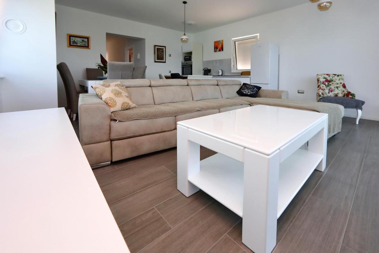 Apartmani Marina S Pogledom, Sukošan Eksteriør bilde