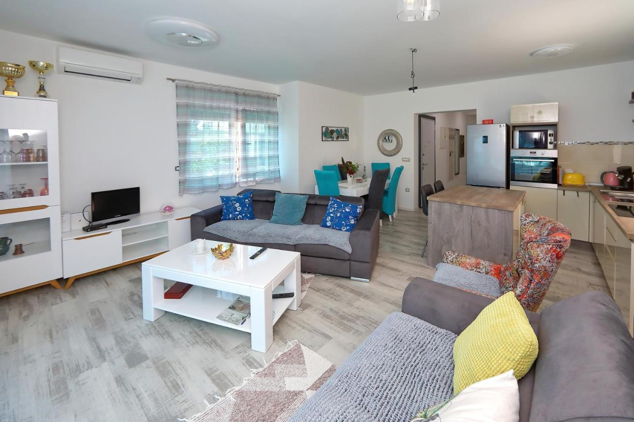 Apartmani Marina S Pogledom, Sukošan Eksteriør bilde