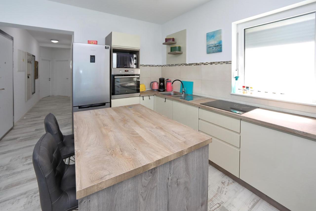 Apartmani Marina S Pogledom, Sukošan Eksteriør bilde